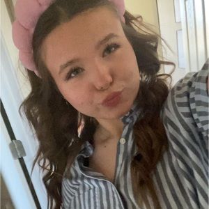 Meet your Posher, Olivia